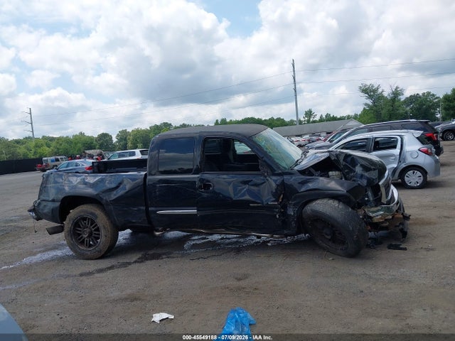 45549188 :رقم المزاد ، 1GTHC29194E115660 vin ، 2004 Gmc Sierra 2500hd Sle مزاد بيع