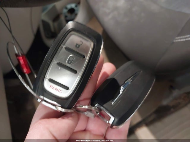 2C4RC1CG8MR555173 Chrysler Voyager Lx
