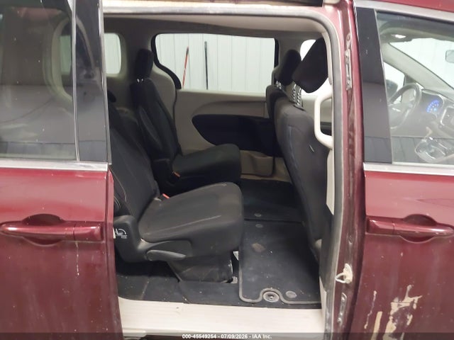 2C4RC1CG8MR555173 Chrysler Voyager Lx