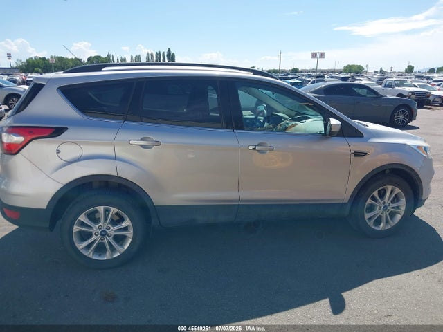 1FMCU9GD2JUD08906 Ford ESCAPE SE