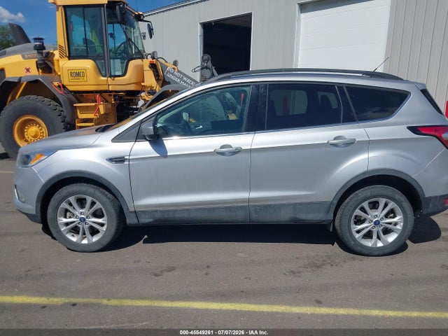1FMCU9GD2JUD08906 Ford ESCAPE SE