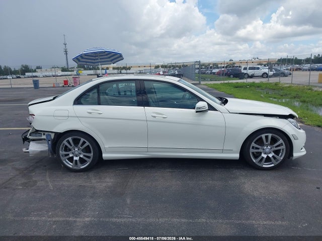 45549418 :رقم المزاد ، WDDGF5EB0BF656208 vin ، 2011 Mercedes-benz C 300 Luxury/sport مزاد بيع