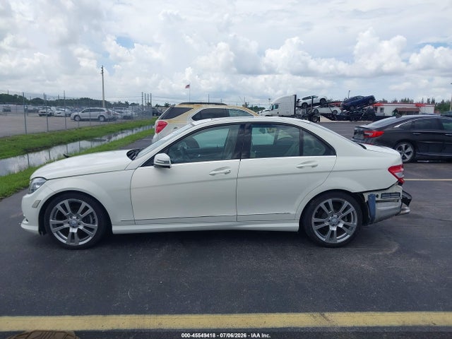 45549418 :رقم المزاد ، WDDGF5EB0BF656208 vin ، 2011 Mercedes-benz C 300 Luxury/sport مزاد بيع