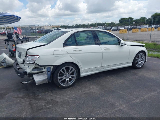 45549418 :رقم المزاد ، WDDGF5EB0BF656208 vin ، 2011 Mercedes-benz C 300 Luxury/sport مزاد بيع