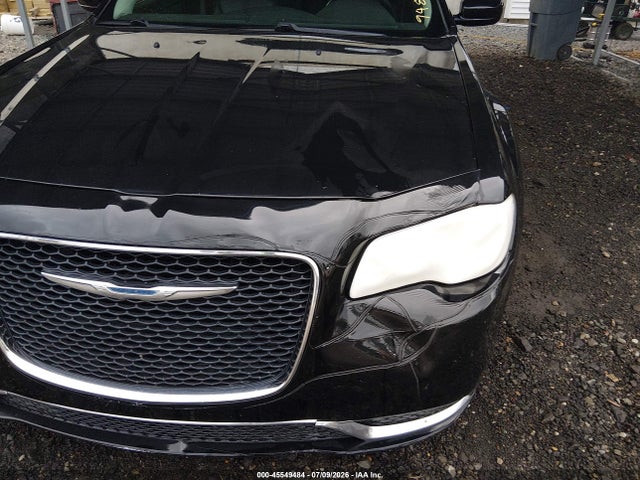 2015 Chrysler 300 Limited მანქანა იყიდება აუქციონზე, vin: 2C3CCAAG4FH904299, აუქციონის ნომერი: 45549484