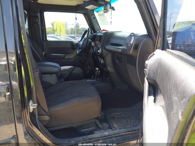 1C4BJWDG2EL244853 Jeep Wrangler Unlimited Sport