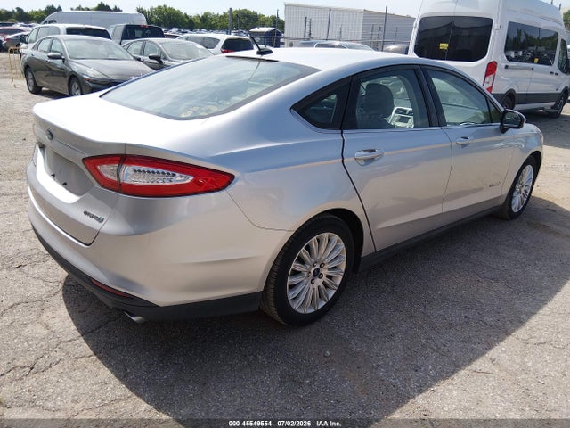 45549554 :رقم المزاد ، 3FA6P0UU8FR132621 vin ، 2015 Ford Fusion Hybrid S مزاد بيع
