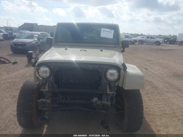 45549581 :رقم المزاد ، 1C4BJWEG6JL894682 vin ، 2018 Jeep Wrangler Jk Unlimited Sahara 4x4 مزاد بيع