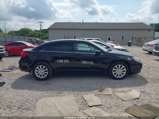 2014 Chrysler 200 Touring მანქანა იყიდება აუქციონზე, vin: 1C3CCBBG3EN106158, აუქციონის ნომერი: 45549616