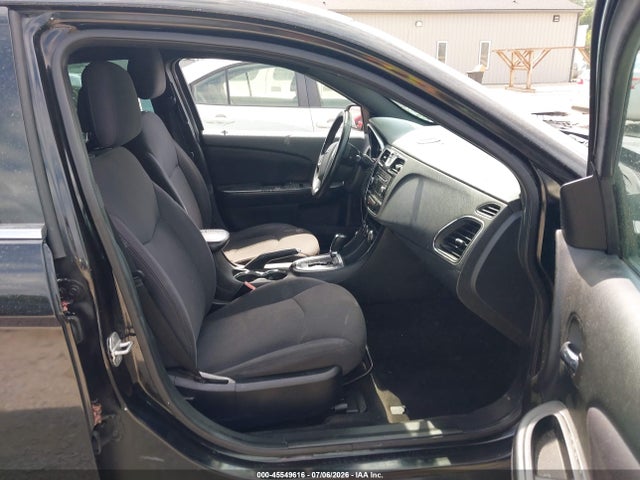 2014 Chrysler 200 Touring მანქანა იყიდება აუქციონზე, vin: 1C3CCBBG3EN106158, აუქციონის ნომერი: 45549616
