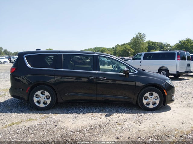 45549631 :رقم المزاد ، 2C4RC1H73HR765081 vin ، 2017 Chrysler Pacifica Hybrid Touring Plus مزاد بيع