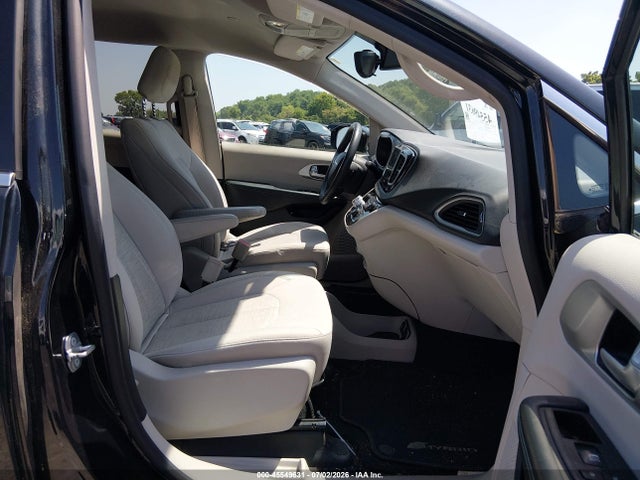 45549631 :رقم المزاد ، 2C4RC1H73HR765081 vin ، 2017 Chrysler Pacifica Hybrid Touring Plus مزاد بيع