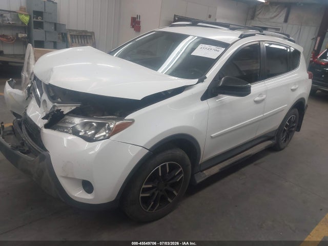 Toyota RAV4 LE 2014 JTMBFREV4ED063747 Image 2