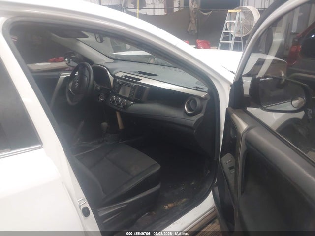 Toyota RAV4 LE 2014 JTMBFREV4ED063747 Image 5