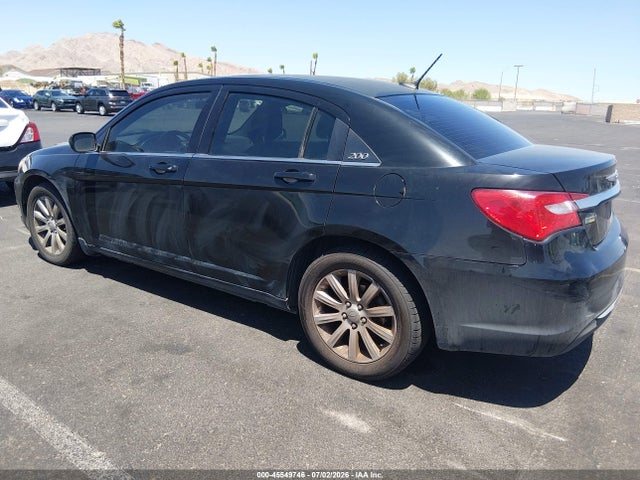 1C3CCBBG5EN113953 Chrysler 200 Touring