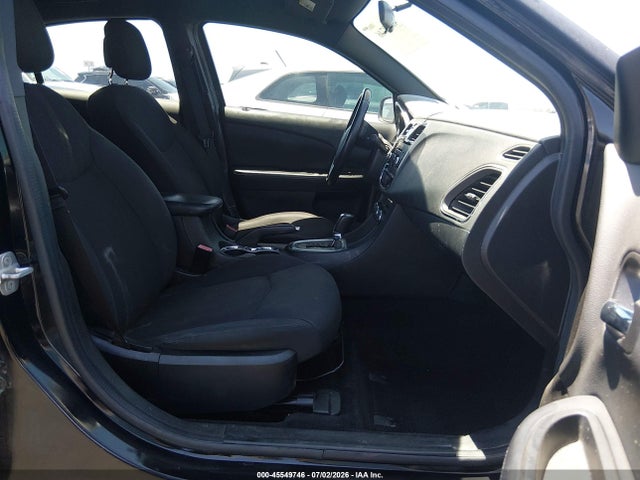 1C3CCBBG5EN113953 Chrysler 200 Touring