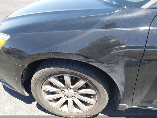 1C3CCBBG5EN113953 Chrysler 200 Touring