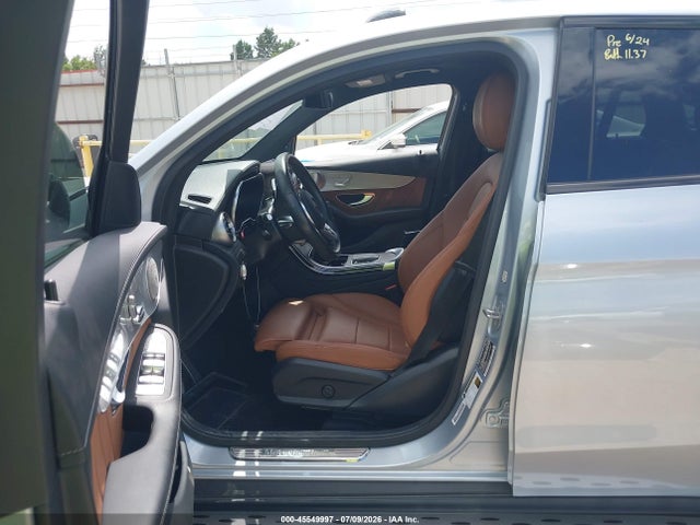 2021 Mercedes-benz Glc 300 Coupe 4matic მანქანა იყიდება აუქციონზე, vin: W1N0J8EB4MF933577, აუქციონის ნომერი: 45549997
