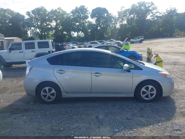 Toyota Prius Three 2015 JTDKN3DU9F0426898 Image 13