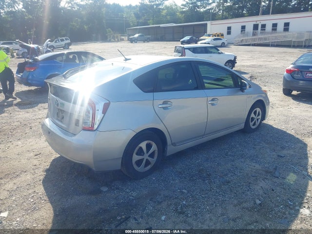 Toyota Prius Three 2015 JTDKN3DU9F0426898 Image 4