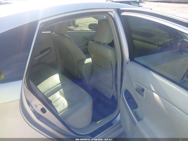 Toyota Prius Three 2015 JTDKN3DU9F0426898 Image 8