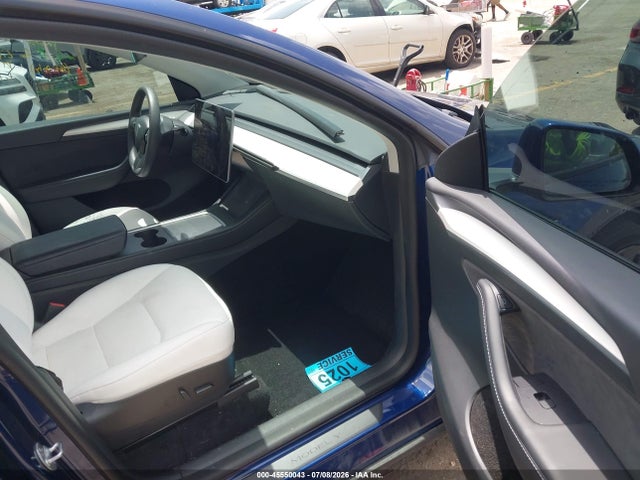 45550043 :رقم المزاد ، 7SAYGDEF1NF562617 vin ، 2022 Tesla Model Y Performance Dual Motor All-wheel Drive مزاد بيع