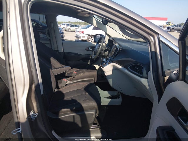 Продажа на аукционе авто 2017 Chrysler Pacifica Touring, vin: 2C4RC1DG4HR703288, номер лота: 45550076
