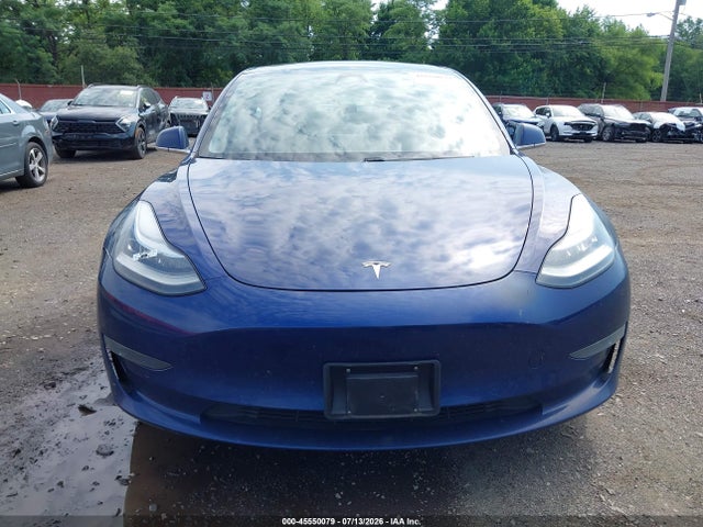 45550079 :رقم المزاد ، 5YJ3E1EA2JF078014 vin ، 2018 Tesla Model 3 Long Range/mid Range مزاد بيع