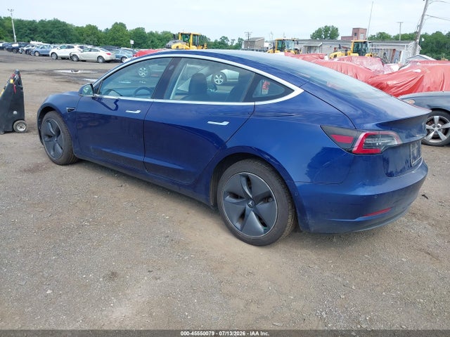 45550079 :رقم المزاد ، 5YJ3E1EA2JF078014 vin ، 2018 Tesla Model 3 Long Range/mid Range مزاد بيع