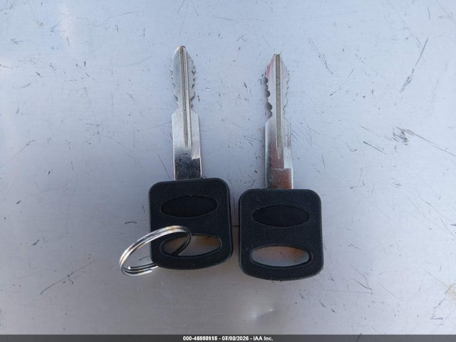 45550115 :رقم المزاد ، 2MEFM74W0YX627167 vin ، 2000 Mercury Grand Marquis Gs مزاد بيع