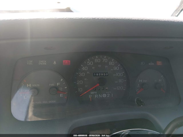 45550115 :رقم المزاد ، 2MEFM74W0YX627167 vin ، 2000 Mercury Grand Marquis Gs مزاد بيع