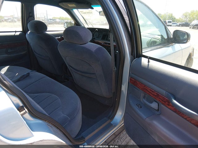 45550115 :رقم المزاد ، 2MEFM74W0YX627167 vin ، 2000 Mercury Grand Marquis Gs مزاد بيع