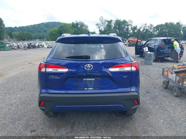 45550129 :رقم المزاد ، 7MUCAAAG9NV018034 vin ، 2022 Toyota Corolla Cross Le مزاد بيع