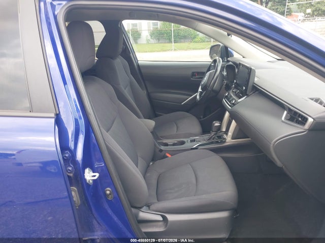 45550129 :رقم المزاد ، 7MUCAAAG9NV018034 vin ، 2022 Toyota Corolla Cross Le مزاد بيع