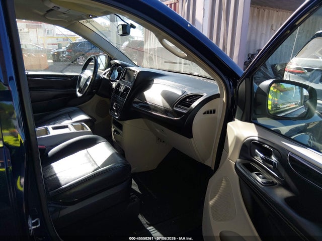 2013 Chrysler Town & Country Touring მანქანა იყიდება აუქციონზე, vin: 2C4RC1BG9DR743198, აუქციონის ნომერი: 45550261