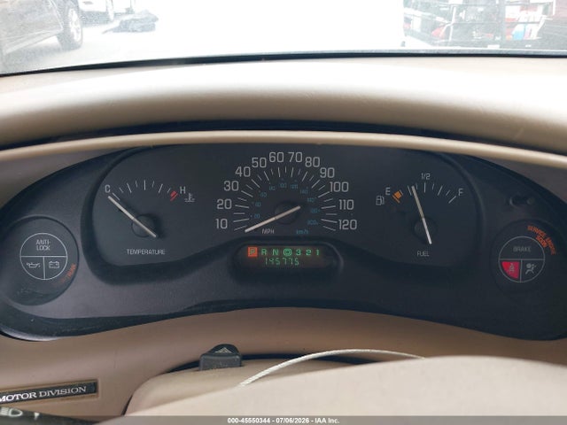2001 Buick Century Custom მანქანა იყიდება აუქციონზე, vin: 2G4WS52JX11133874, აუქციონის ნომერი: 45550344