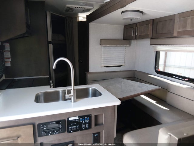 45550411 :رقم المزاد ، 4X4TFLA24MD442883 vin ، 2021 Flagstaff Micro Lite مزاد بيع
