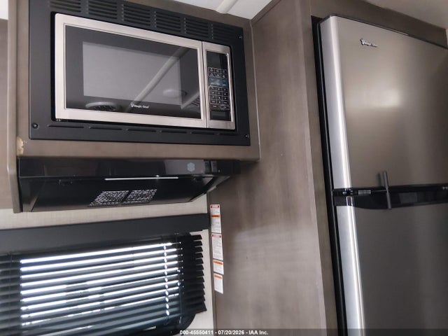 45550411 :رقم المزاد ، 4X4TFLA24MD442883 vin ، 2021 Flagstaff Micro Lite مزاد بيع