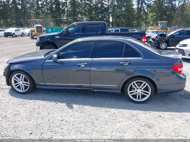 WDDGF8AB2ER317184 Mercedes-Benz C 300 Sport 4matic