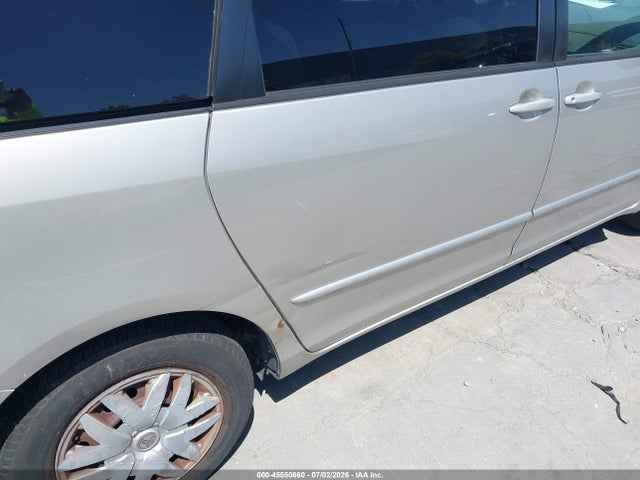 45550660 :رقم المزاد ، 5TDZA23C25S285052 vin ، 2005 Toyota Sienna Le مزاد بيع