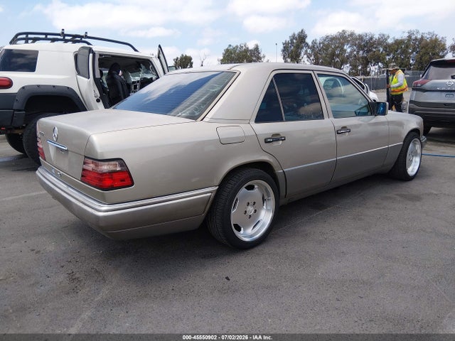 Продажа на аукционе авто 1994 Mercedes-benz E 420, vin: WDBEA34EXRC118786, номер лота: 45550902