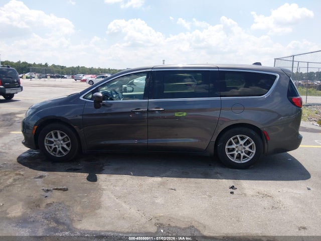 45550911 :رقم المزاد ، 2C4RC1DG4HR512986 vin ، 2017 Chrysler Pacifica Touring مزاد بيع