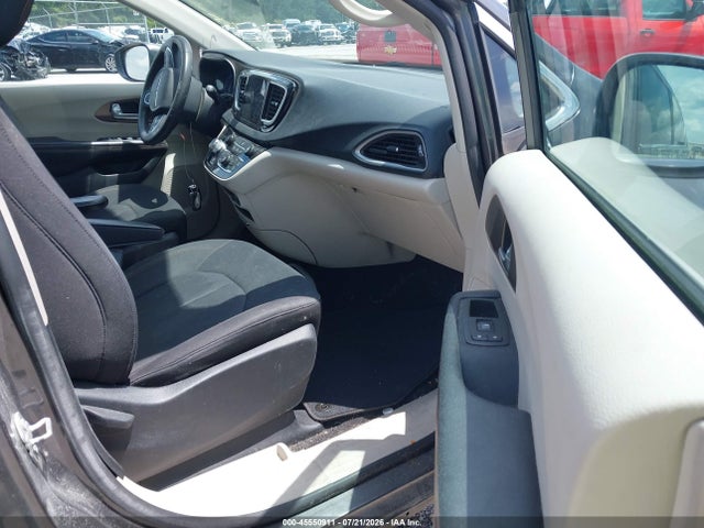 45550911 :رقم المزاد ، 2C4RC1DG4HR512986 vin ، 2017 Chrysler Pacifica Touring مزاد بيع