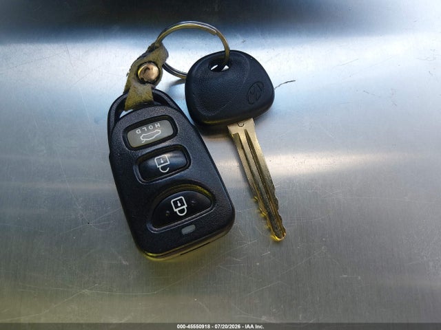 KMHD74LF1HU135654 Hyundai ELANTRA SE