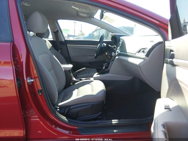 KMHD74LF1HU135654 Hyundai ELANTRA SE