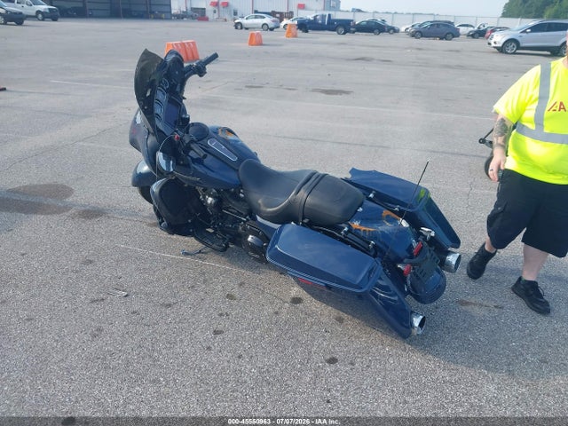 Harley-Davidson FLHXS 2019 1HD1KRP13KB672268 Image 3