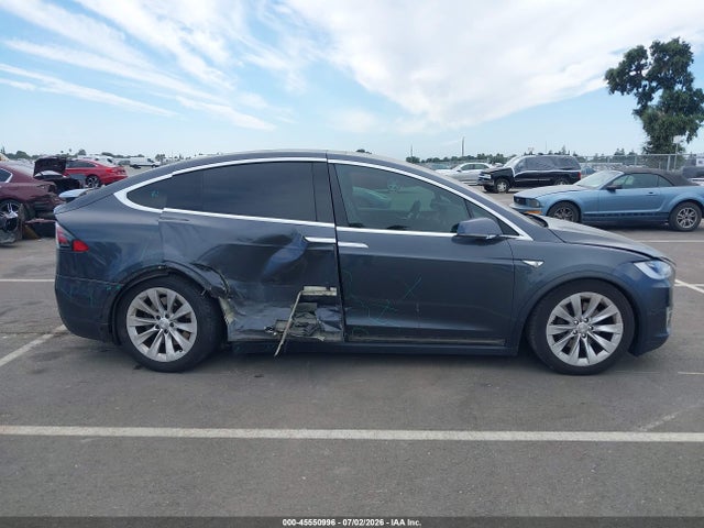 Tesla Model X 60d/70d/75d/90d/p100d 2016 5YJXCBE27GF015392 Image 14