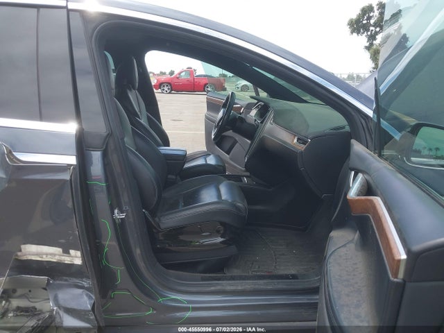 Tesla Model X 60d/70d/75d/90d/p100d 2016 5YJXCBE27GF015392 Image 5