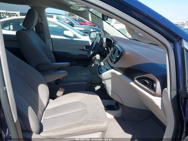 Chrysler Pacifica Touring 2017 2C4RC1DG3HR756693 Image 5