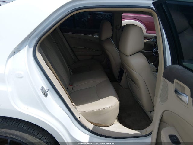 45551089 :رقم المزاد ، 2C3CA6CT8BH528326 vin ، 2011 Chrysler 300c مزاد بيع